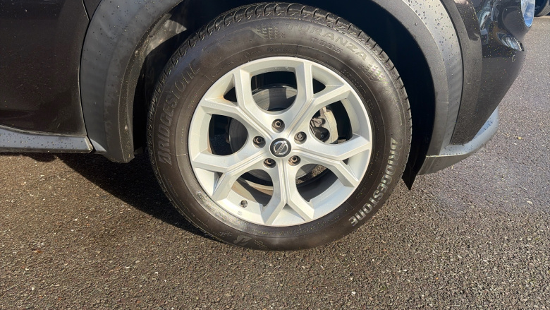 Nissan Juke 1.0 DiG-T 114 N-Connecta 5dr Petrol Hatchback